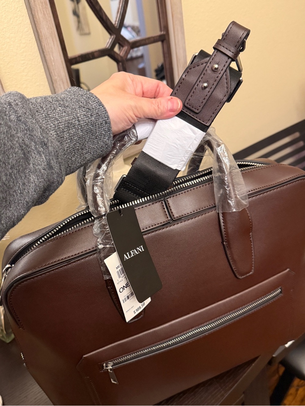 Alfani Mens Messenger Bag Brown One Size Office Professional Laptop Travel NWT - Picture 6 of 7